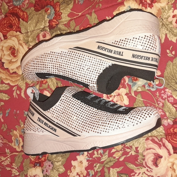 🌺TRUE RELIGION Sneakers - Picture 2 of 7